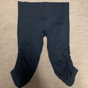 Lululemon Ebb and Flow Capris